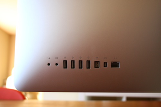 Illustration for article titled Apple iMac Review: 27 Inches and Less Chin